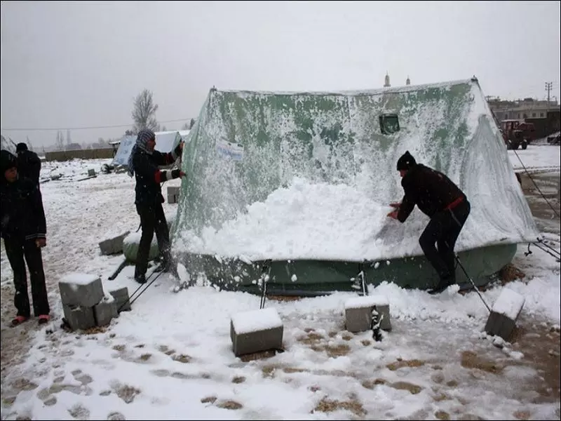هربوا من الموت .. فوجدوه حاضراً في المخيمات !!