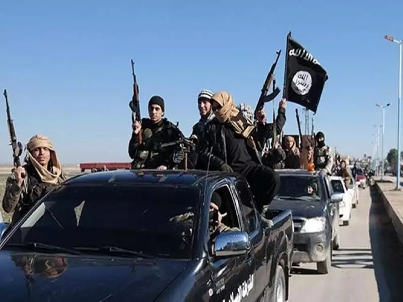 عملية خاطفة لعناصر تنظيم الدولة تسفر عن مقتل 13 عنصرا من الوحدات الكردية والسيطرة على قرية قرب عين عيسى