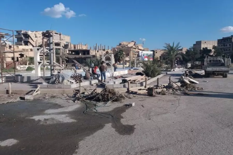 نظام الأسد يغيّر ملامح الأماكن العامة في مناطق سيطرته بديرالزور