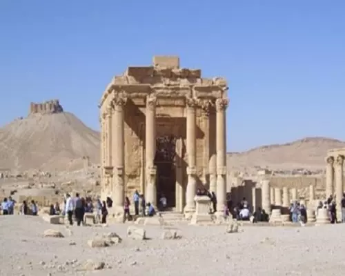 تنظيم الدولة يهدم معبد "بعل شمين" الأثري في تدمر