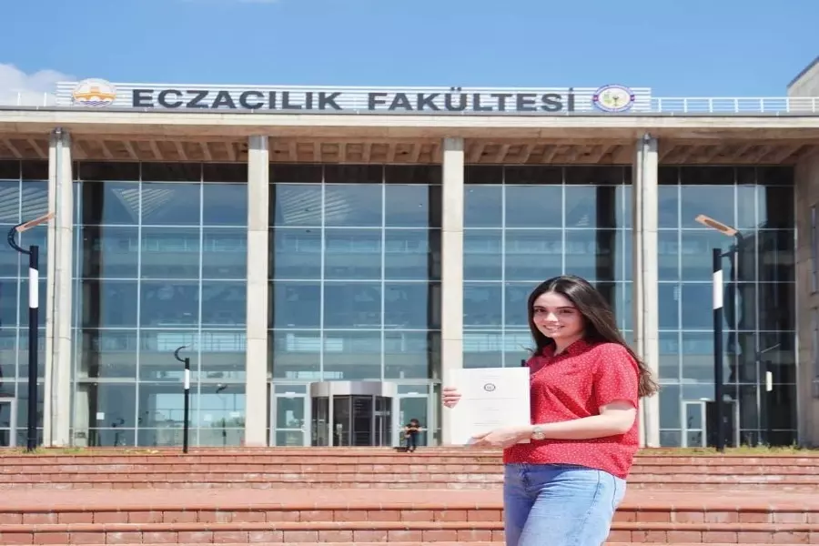 تسببت بحملات تحريض ... صيدلانية سورية تقاضي عضوة بحزب "الجيد" التركي المعارض