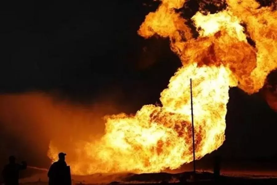 انفجارات ضخمة وحرائق قرب منشأتان للنفط والغاز للنظام بحمص