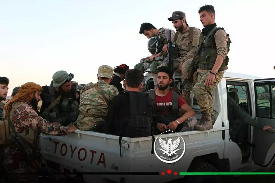 "الفتح المبين" تُدمر دبابة وسيارتين عسكريتين للنظام وسط معارك كر وفر مستمرة بريف حماة