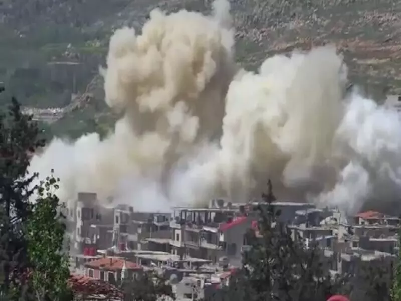 ثوار الزبداني يحررون حاجزين ... وتفويض الأحرار بالمفاوضات لإخراج 1000 عائلة محتجزة في المدينة