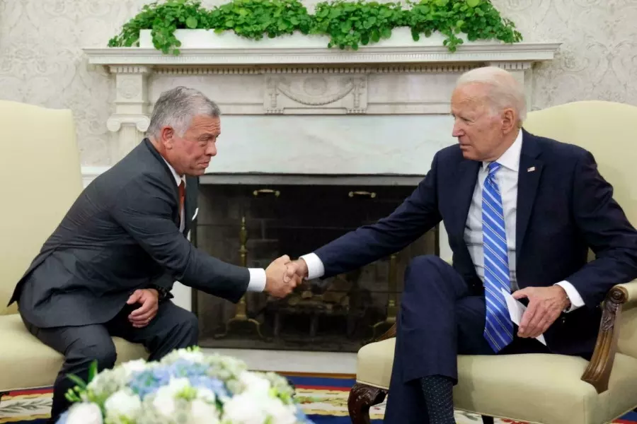 الصفدي يكشف عن ضوء أخضر أمريكي للتواصل مع "الأسد" في دمشق