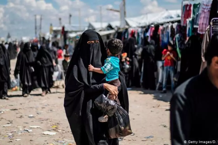وفاة سيدة روسية من عوائل داعش جراء نقص الرعاية الصحية بمخيم الهول