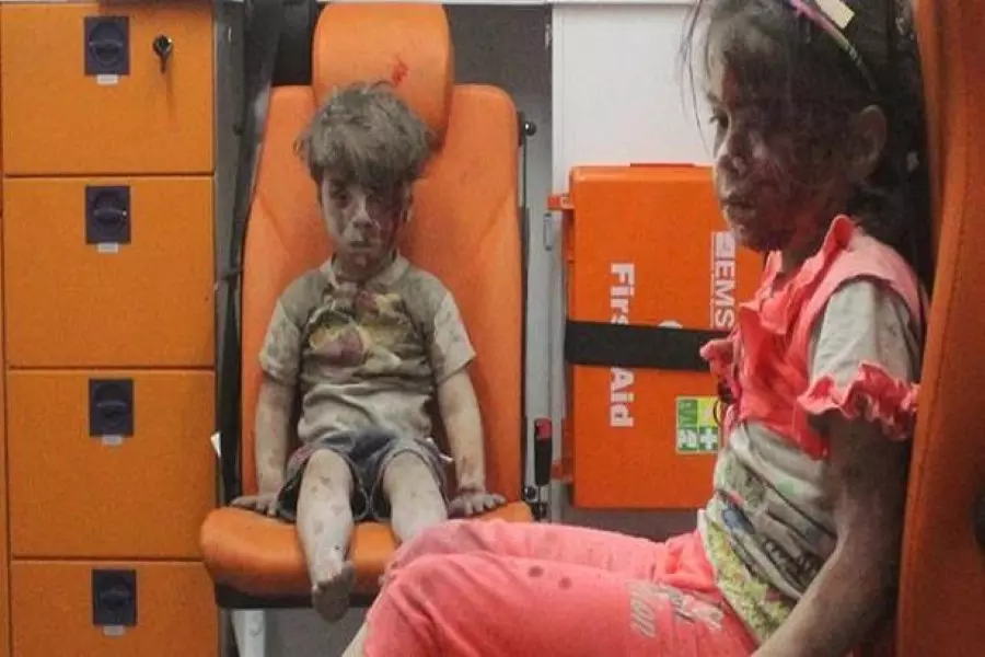 لماذا لم ينفعل الطفل السوري عمران؟