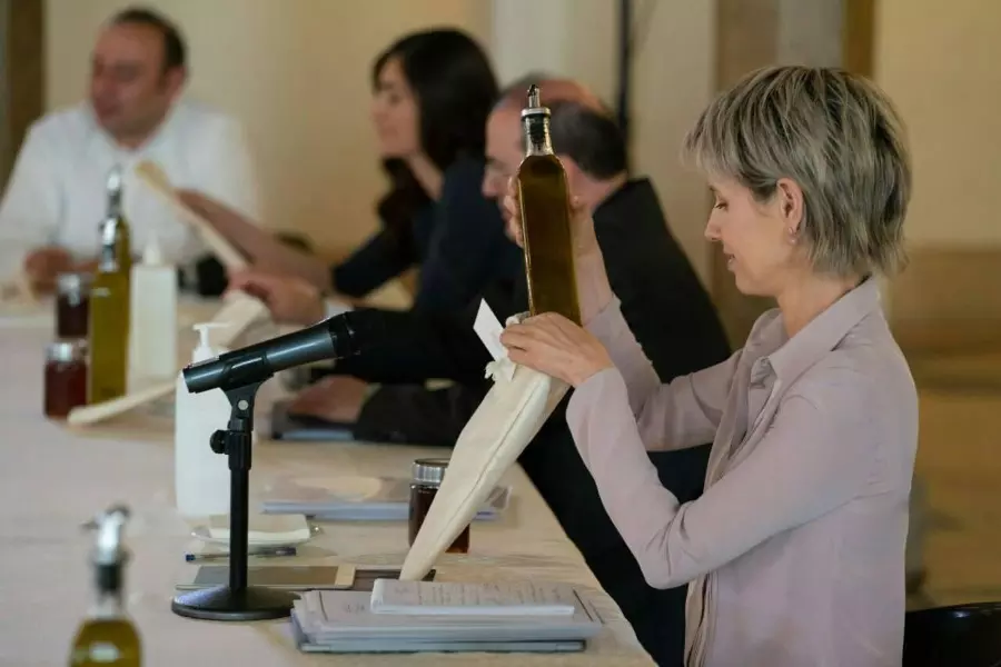 لتصدير "أسماء الأخرس" .. "جريح الوطن" يقر منحة مالية تشمل من أُصيب بعجز بنسبة 40 بالمئة ..!!