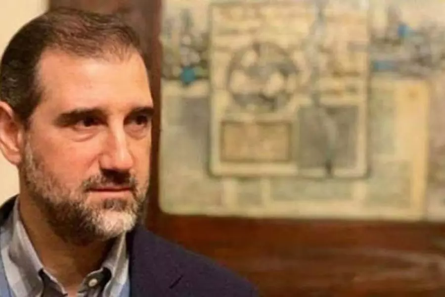 من أمواله المحجوزة ... "مخلوف" يحول منحة متضرري الحرائق لذوي قتلى وجرحى النظام