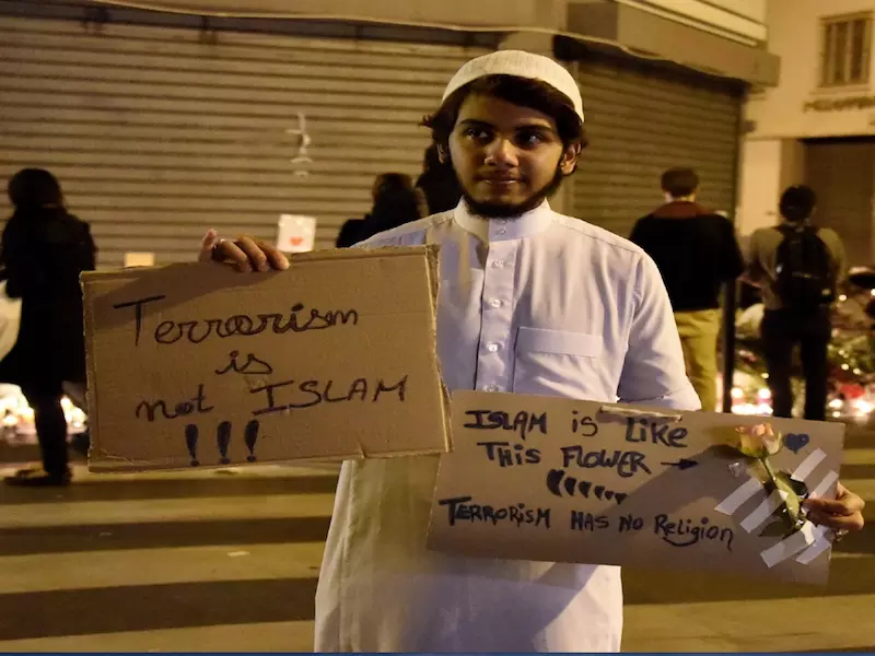 المهاجرون والمسلمون الخاسرون بعد هجمات باريس