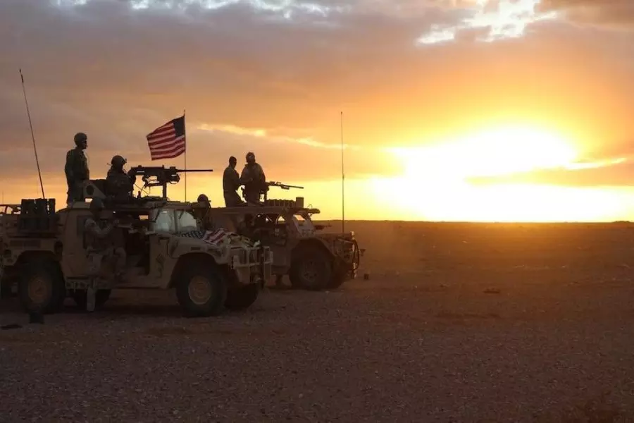 مجلة بيزنس إنسايدر: قاعدة "التنف" الأميركية تقلق نظام الأسد وطهران وموسكو