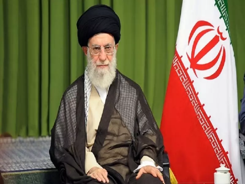 خامنئي : يدفعون الأموال لفهم المذهب "الشيعي" الباعث على اليقظة والاقتدار للامة الاسلامية!؟