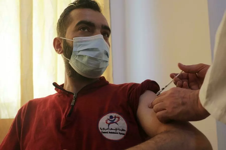 صحة "المؤقتة": تلقي اللقاح السبيل الأقصر والآمن للخروج من الجائحة وحماية أفراد المجتمع