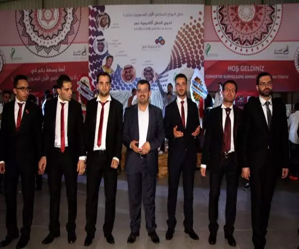 حفل زفاف جماعي لثمانين شاباً سورياً في تركيا