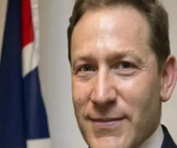 بريطانيا ... رحيل الأسد سيخدم الجميع