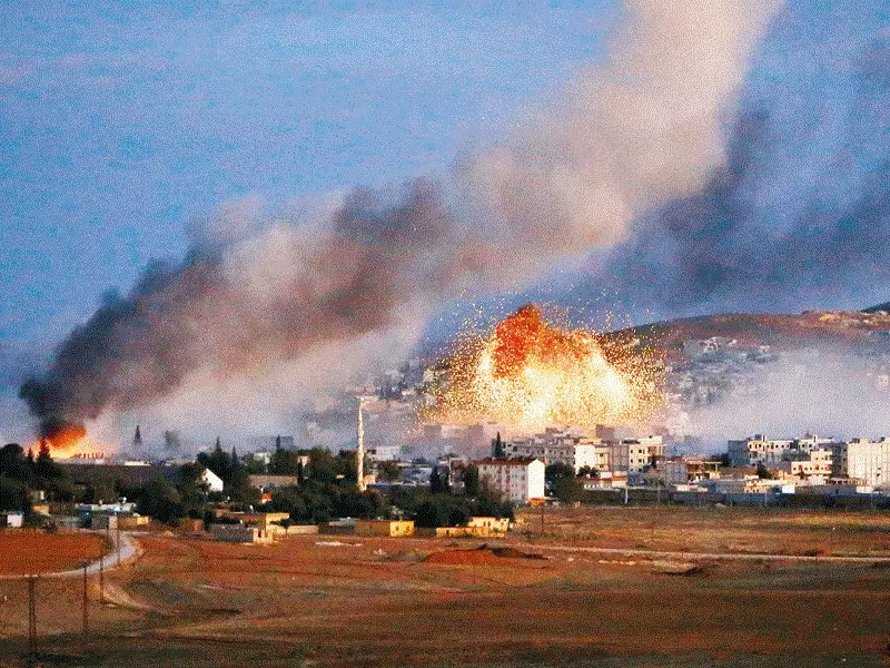 خمس غارات للتحالف في محيط عين عرب