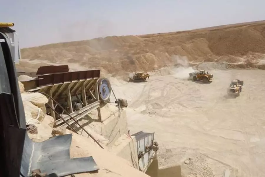 لرفد خزينته بالدولار ... النظام يتيح لشركة صربية استثمار وتصدير "الفوسفات" وسط سوريا