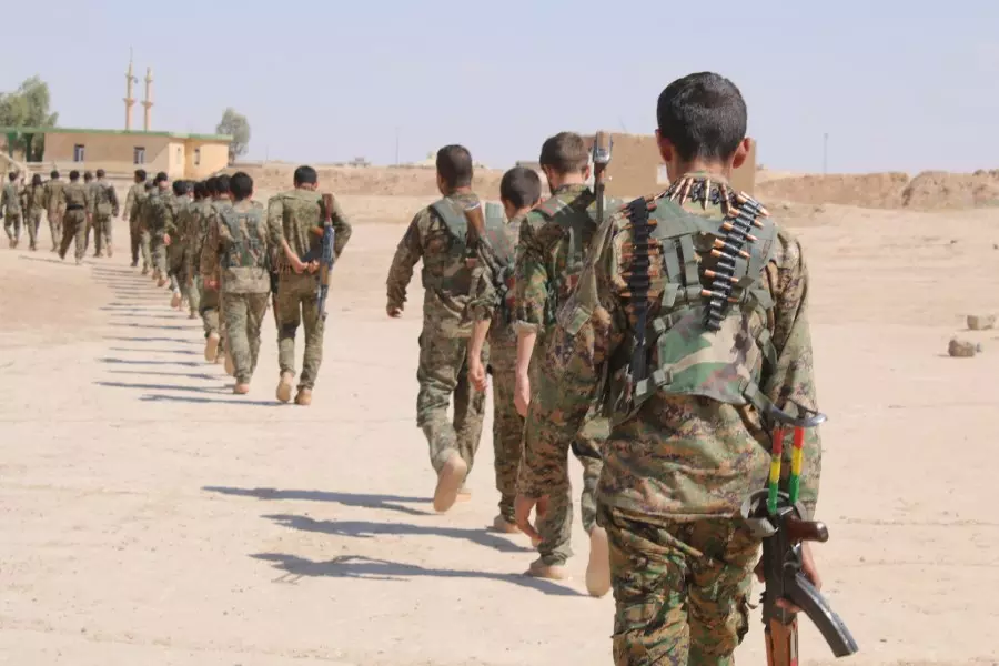 تواصل الاشتباكات بين "قسد" و"الدولة" شرقي دير الزور والتحالف يقصف المنطقة بشدة