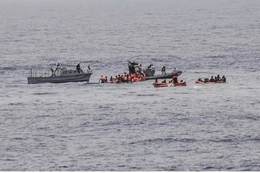 الجيش اللبناني يحبط عملية تهريب 19 سوريا عبر "المتوسط"