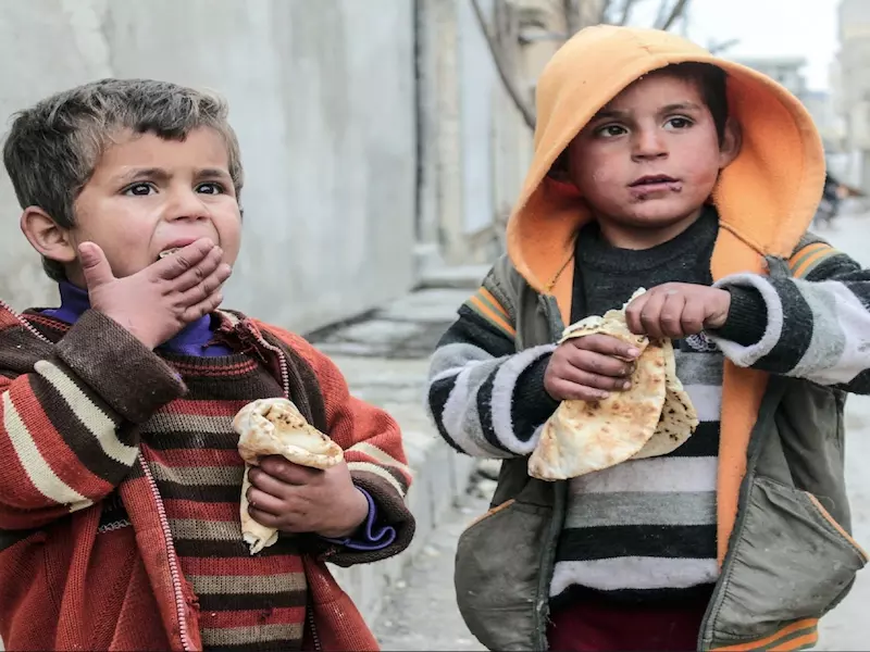 أربعُ سنوات كاملة من الترحال واللجوء