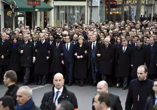 اعبس فأنت في .. باريس