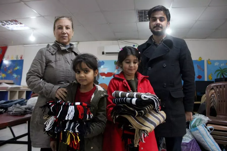 تلاميذ أتراك يرسلون مساعدات شتوية للعائلات السورية النازحة