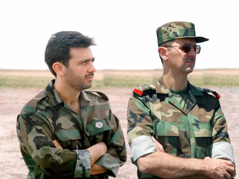 رجال حول الأسد