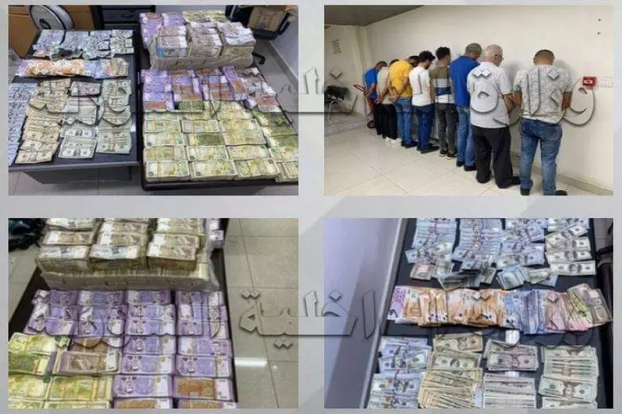 بتهمة التعامل بغير الليرة .. النظام يعتقل 8 أشخاص ويصادر مبالغ بقيمة عشرات الملايين بدمشق