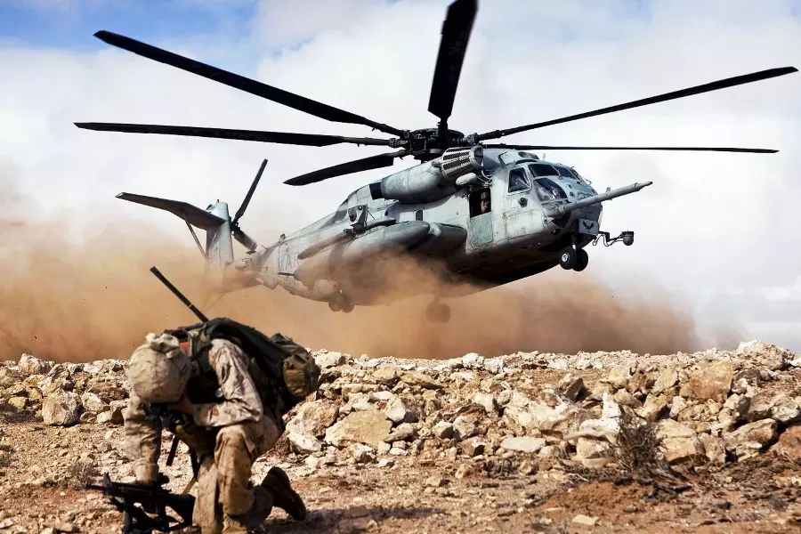 التحالف ينفذ إنزال جوي في الشحيل بدير الزور ويعتقل نازحين