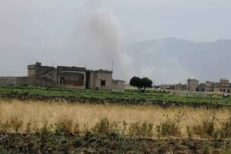 اشتباكات على جبهات سهل الغاب بحماة والطيران الروسي يقصف المنطقة بعدة غارات