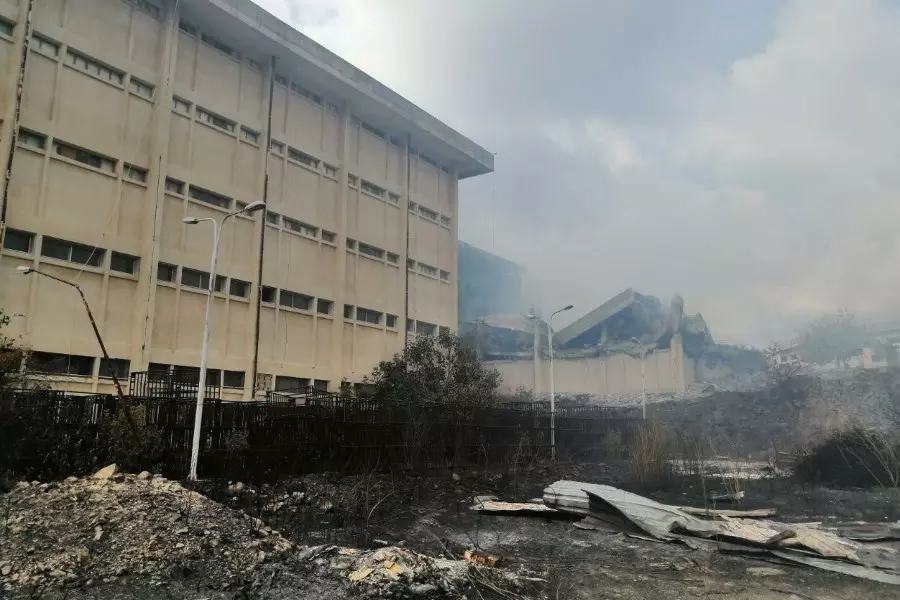 على خلفية احتراقها ... قرار إعفاء "احترازي" مسؤولين بـ "مؤسسة التبغ" في القرداحة