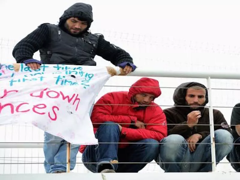 اللاجئون بين ثقافتي التفاعل والنفي