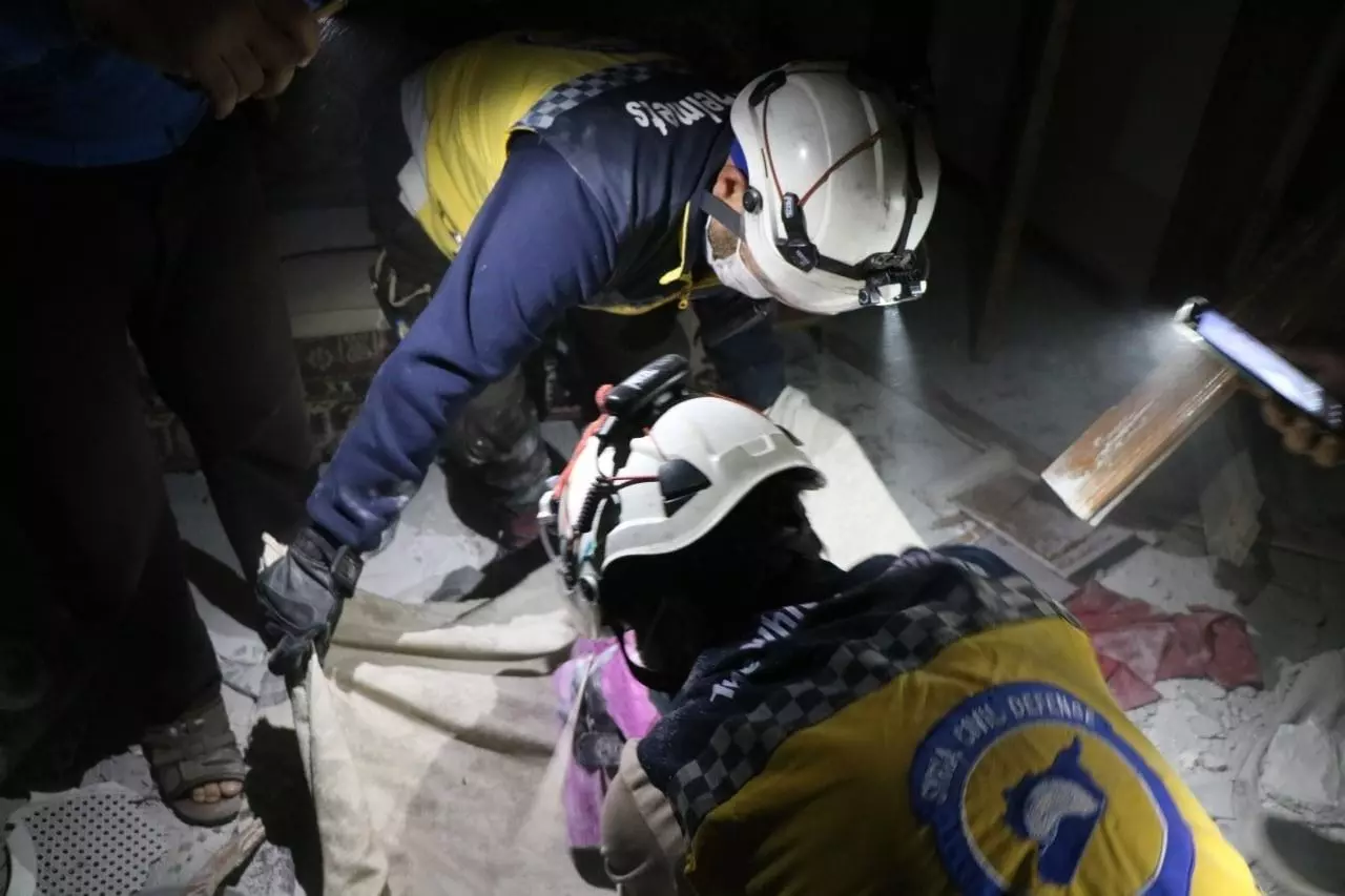 استشهاد طفلة بقصف مدفعي لقوات الأسد على "أريحا"