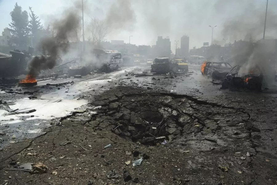 النظام يعلن مقتل 10 موظفين في حقل نفطي بدير الزور