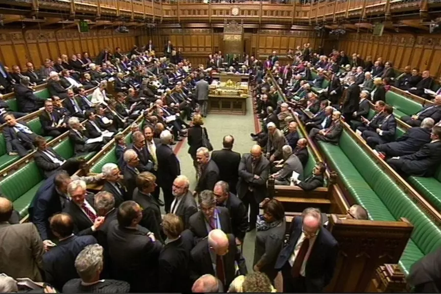 الغارديان: النواب البريطاني طالب بتحقيق عن تقاعس بريطانيا في ضرب الأسد لاستخدامه الكيماوي في 2013