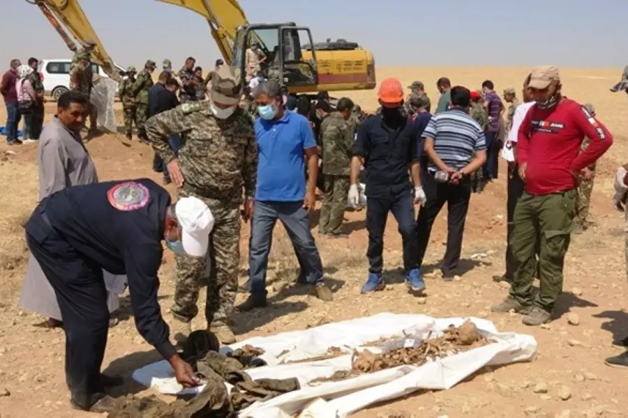 الكشف عن مقبرتين جماعيّتين لعناصر "اللّواء 93" التابع للنظام بالرقة