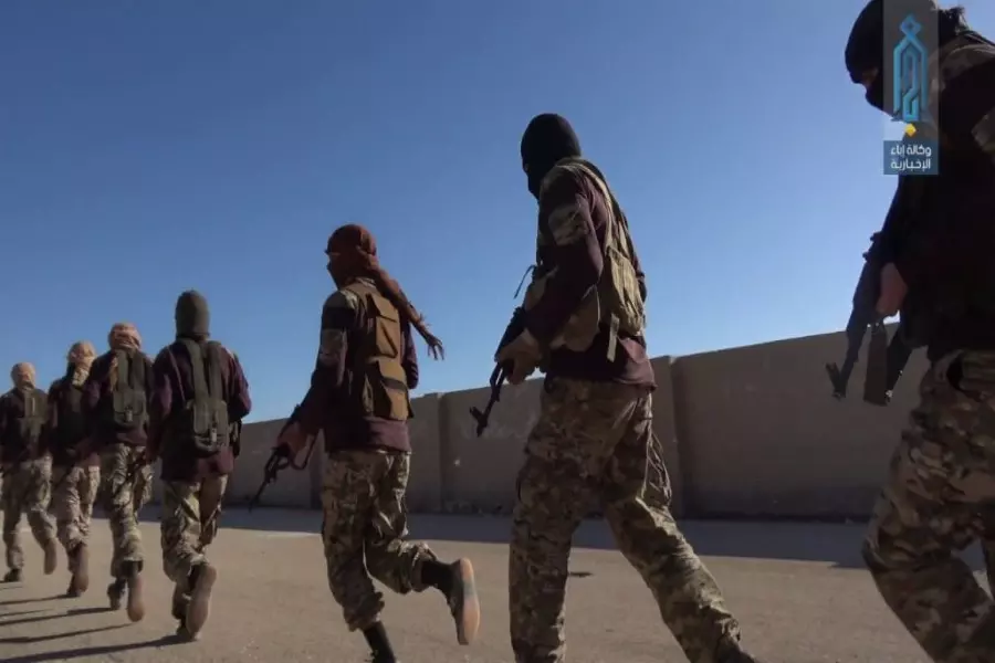 "أبو دجانة" وآخرون من عناصر تحرير الشام في بنش يعلنون انشقاقهم احتجاجاً على ممارسات الهيئة بحق أهالي المدينة