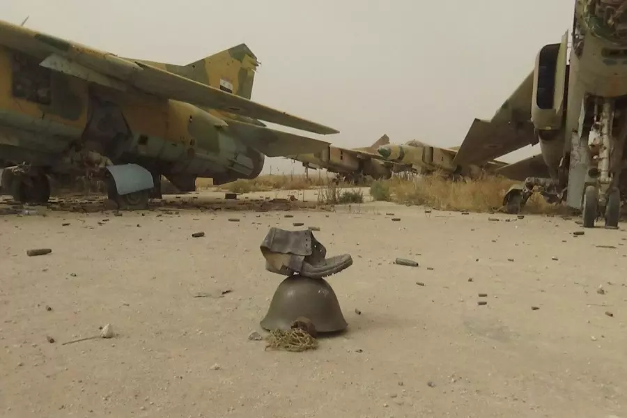 مطار أبو الظهور محط أنظار الجميع ... عناصر تنظيم الدولة والنظام والميليشيات الإيرانية تزحف والفصائل في مواجهة مباشرة