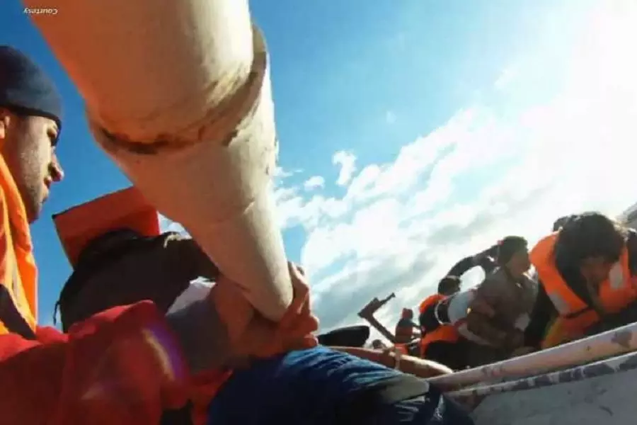 فيلم "البحر البنفجسي" يتحدى المشاهدين تجنب انخراطهم النفسي مع المأساة السورية