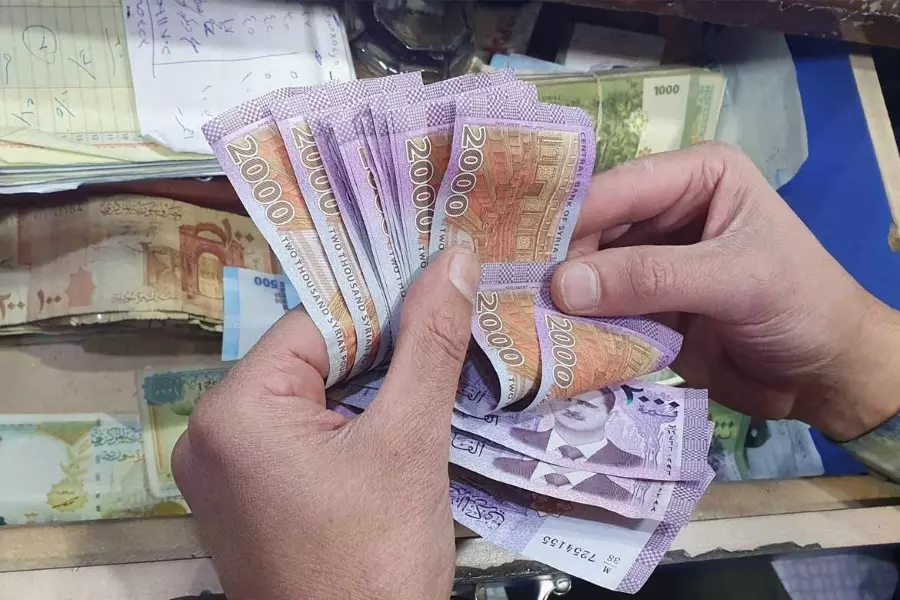 5 معطيات تشير لانهيار اقتصادي جديد وخبير موالي يصرح: "اوقفوا الاستيراد الاستفزازي"