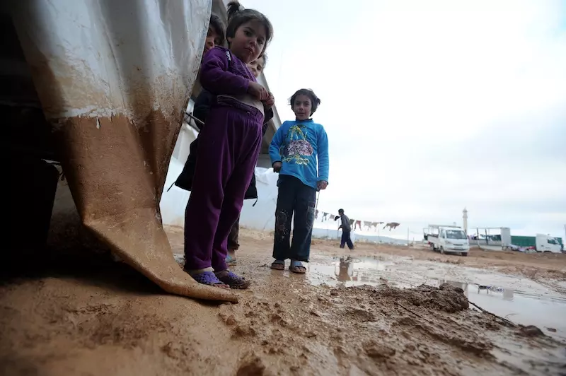 العفو الدولية تكشف الحقائق العشر حول اللجوء السوري .. من ساند و من خذل