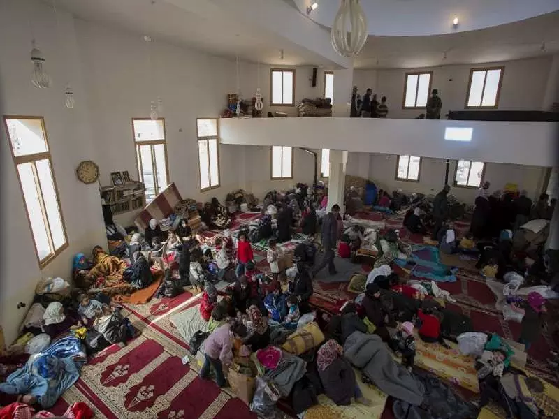 رئيس بلدية في لبنان... يصدر قراراً بطرد اللاجئين السوريين من البلدة