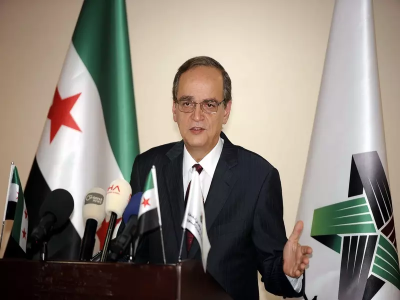 هادي البحرة يزور القاهرة السبت للتباحث بشأن المبادرات الدولية المطروحة