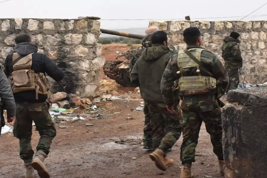 نظام الأسد يفقد الاتصال بخبراء تفكيك ألغام تابعين له بريف الرقة