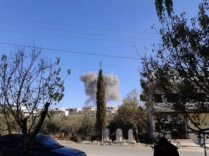 الحربي الروسي يصعد القصف على بلدة الرامي بجبل الزاوية وسقوط شهداء وجرحى