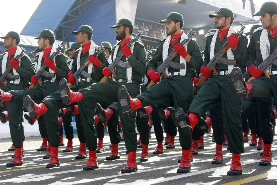 تخبط إيراني بعد تصنيف الحرس الثوري وظريف يسعى لجمع موقف دولي مساند لهم