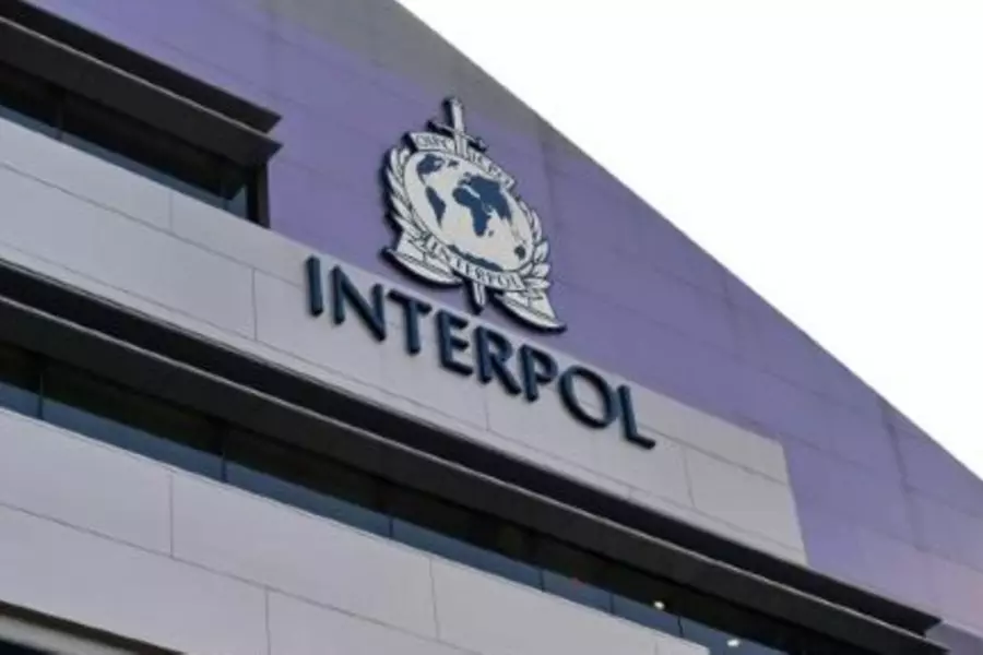 الغارديان: مخاوف بعد قرار الإنتربول إعادة عضوية النظام السوري