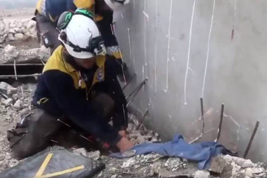 مجزرة ضحيتها تسعة مدنيين من عائلة واحدة بقصف روسي على كفرتعال بحلب