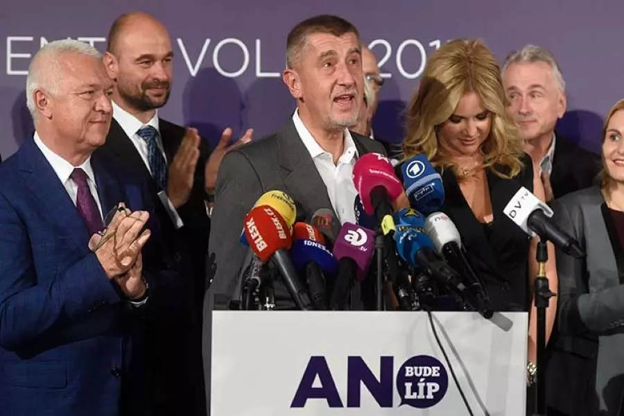 رئيس الوزراء التشيكي يرفض استقبال "يتامى الحرب في سوريا"