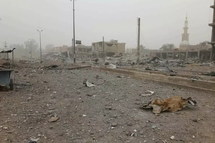 المليشيات الإيرانية تبدأ بتجريف وإزالة أبنية في مدينة البوكمال